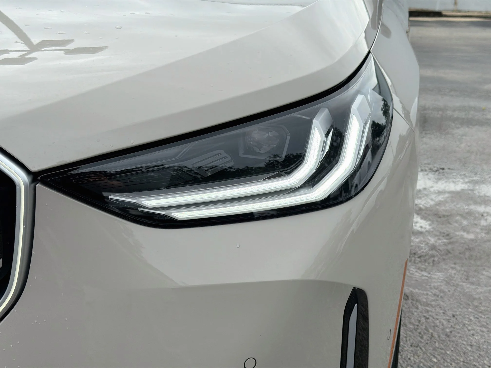New 2026 Dune Grey Metallic BMW 30 xDrive image 9