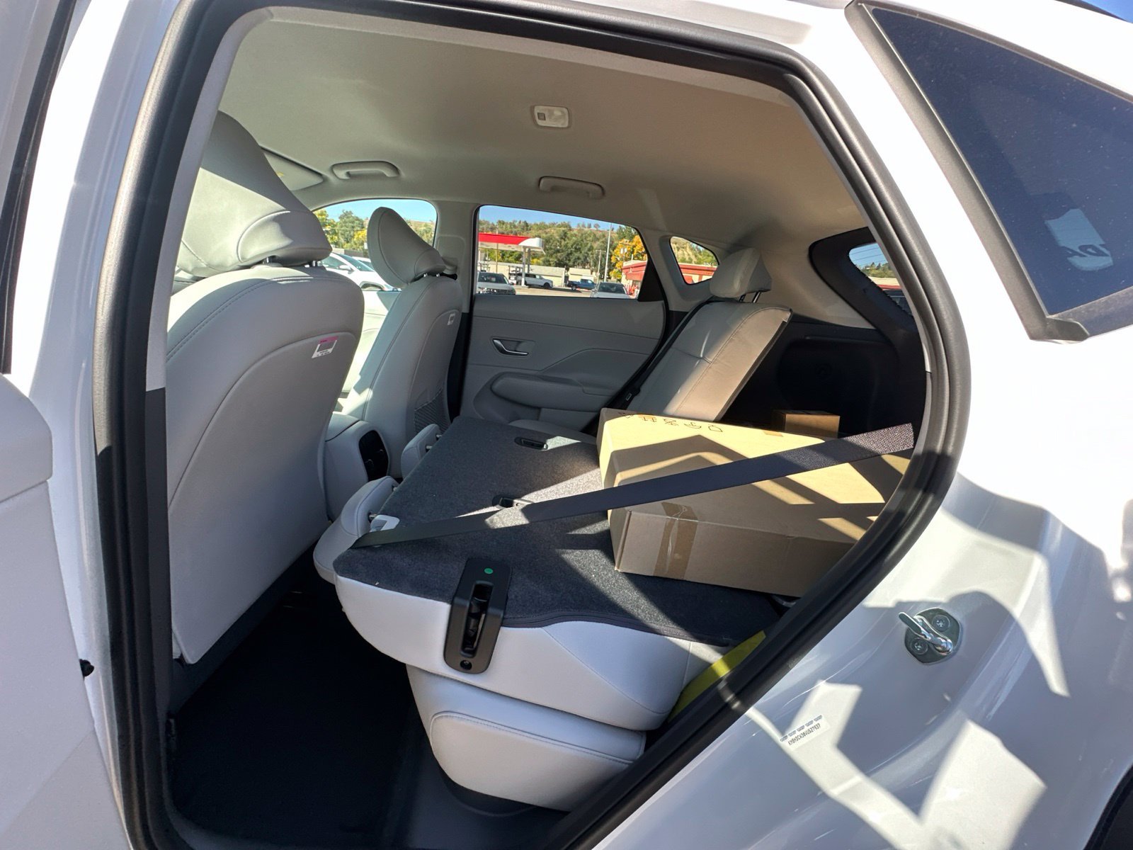 New 2027 White Hyundai SEL Premium AWD image 14