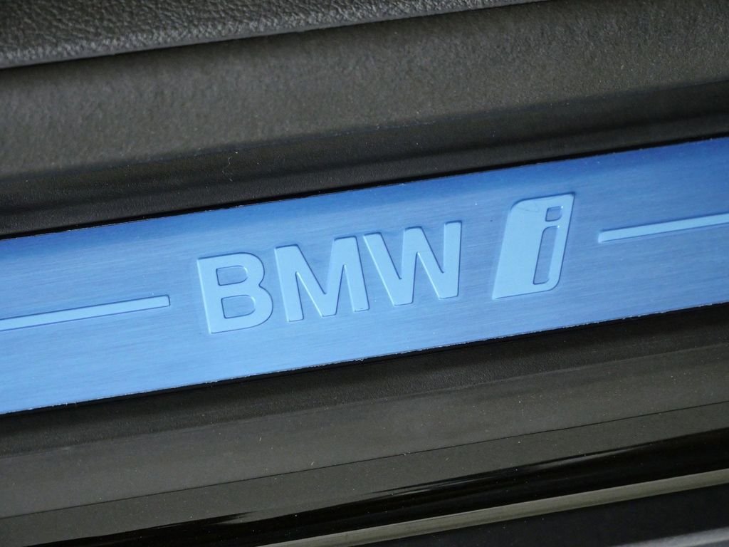 Used 2026 Black Sapphire Metallic BMW xDrive40 image 24