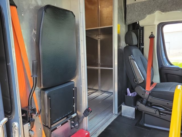 Used 2022  Ram Low Roof image 12