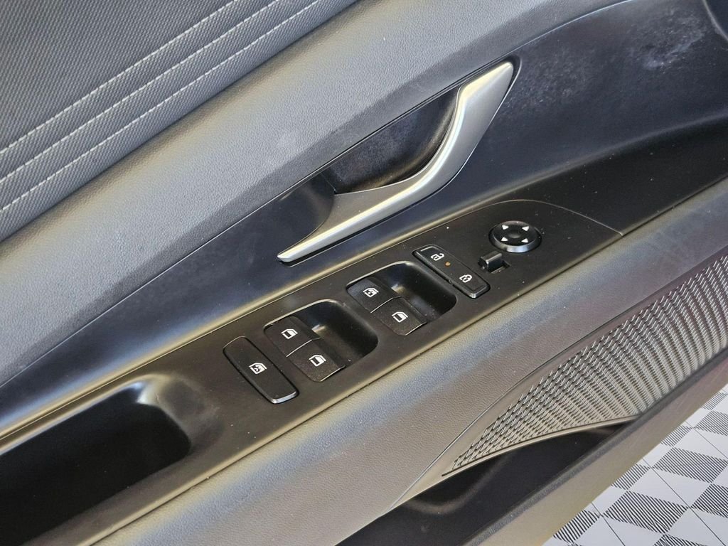2024 Hyundai Elantra SEL - Photo 11