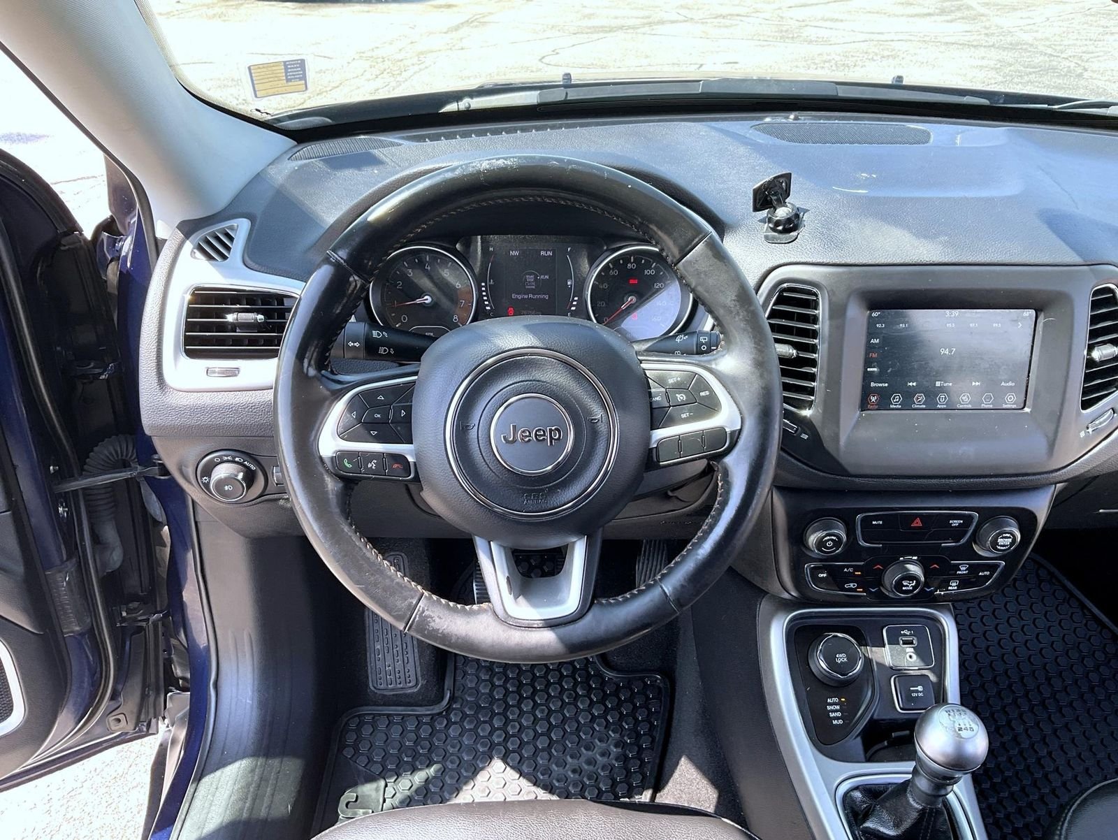 Used 2019 Blue Jeep Latitude image 11