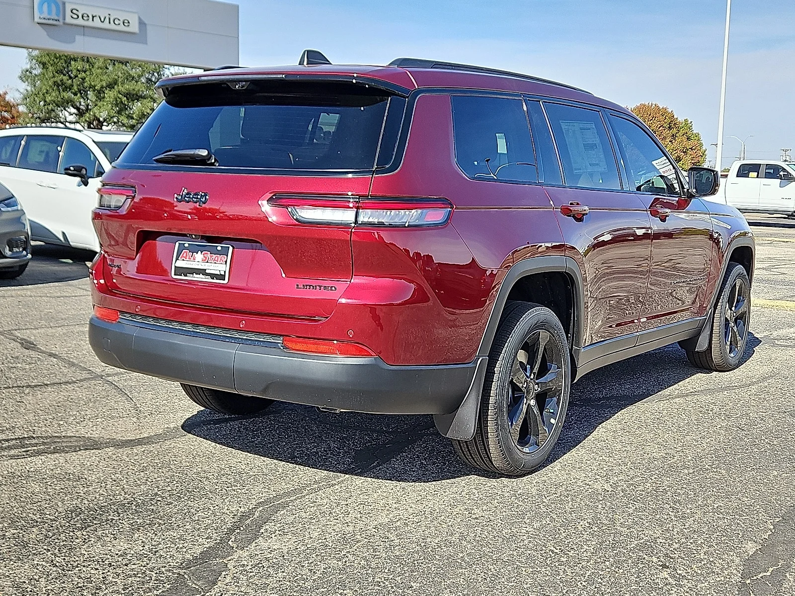 New 2025 Velvet Red Pearlcoat Jeep L LIMITED 4X4 image 3