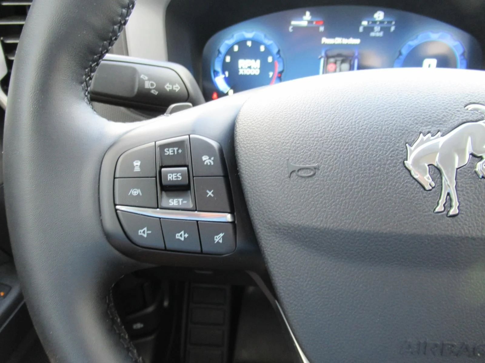 Used 2025 White Ford Badlands image 27