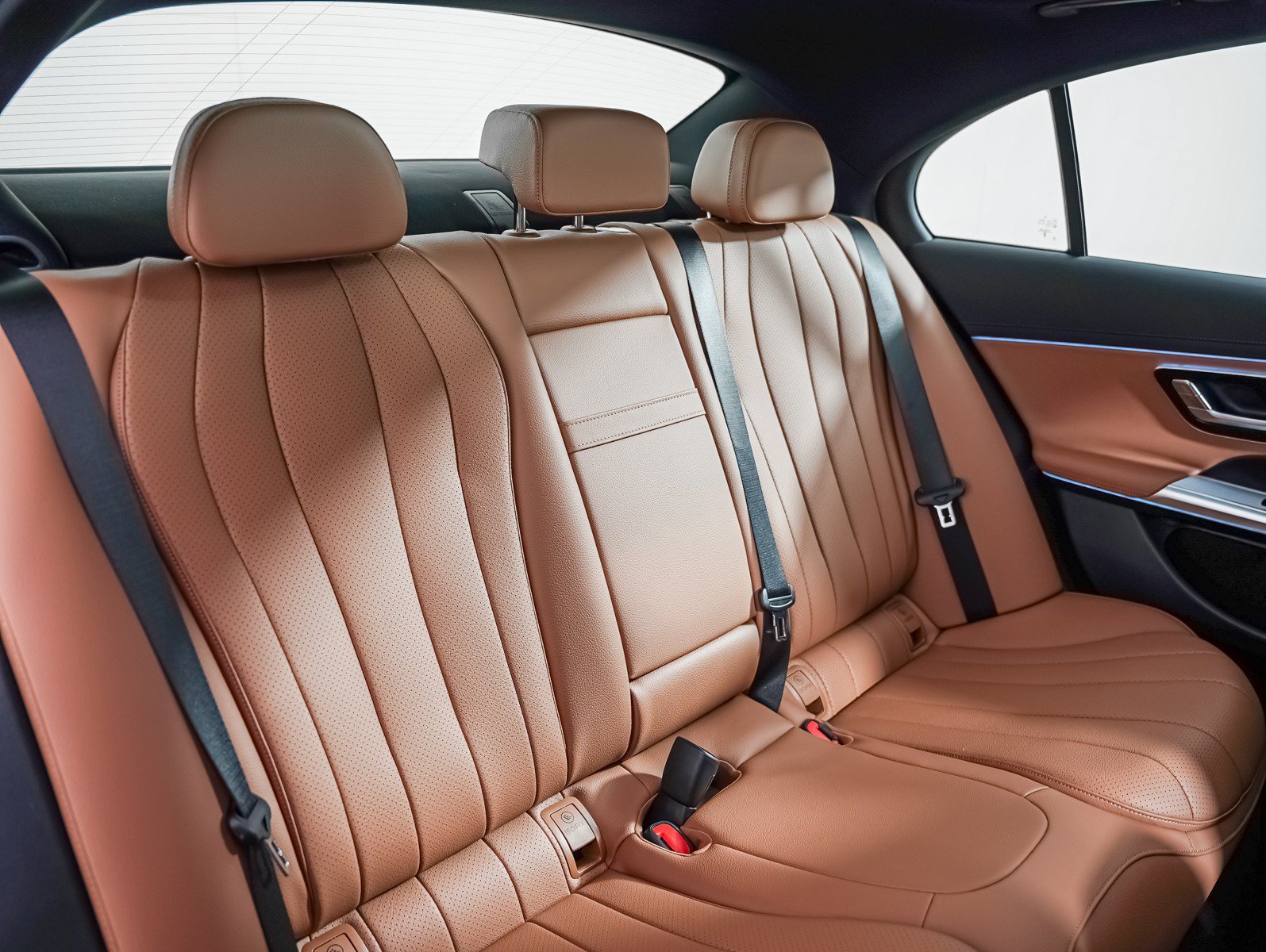 New 2027 Nautical Blue Metallic Mercedes-Benz E 350 image 14