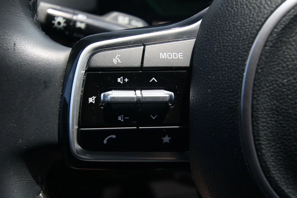 Used 2024 Black Kia S image 22
