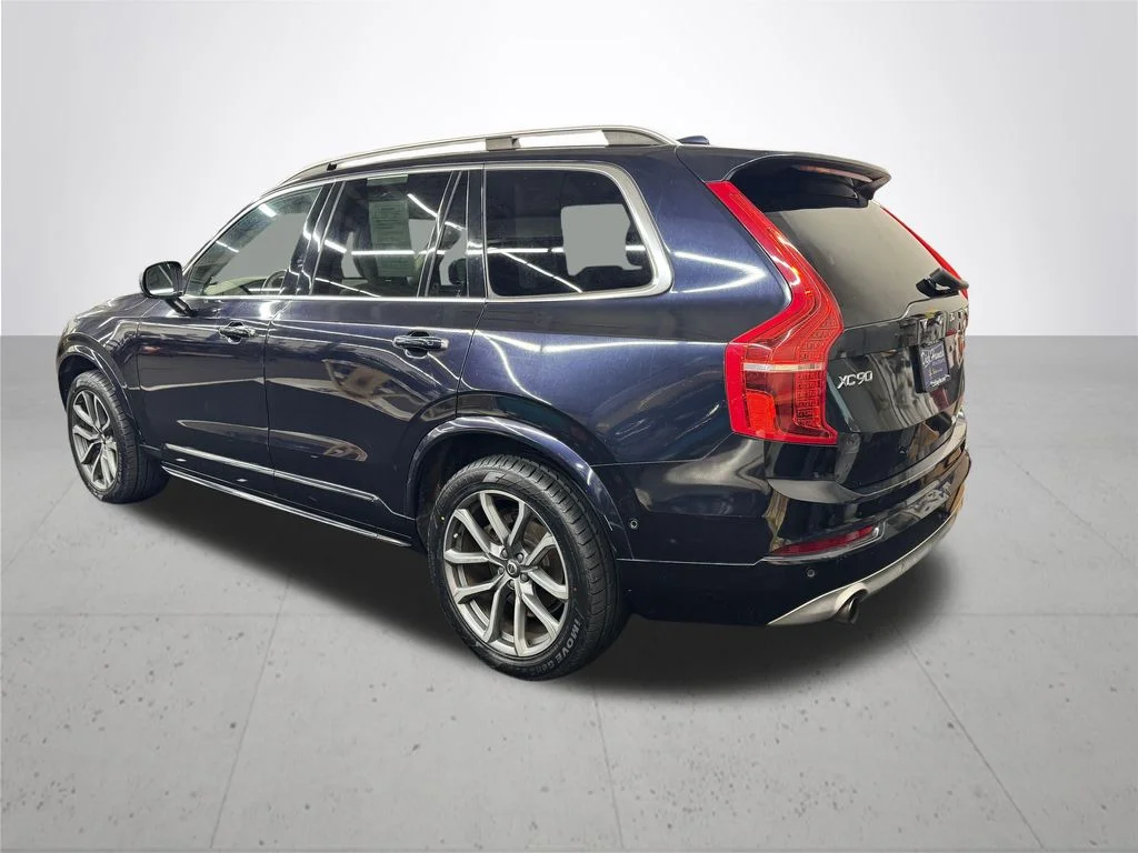 Used 2019 Blue Volvo T5 Momentum image 4