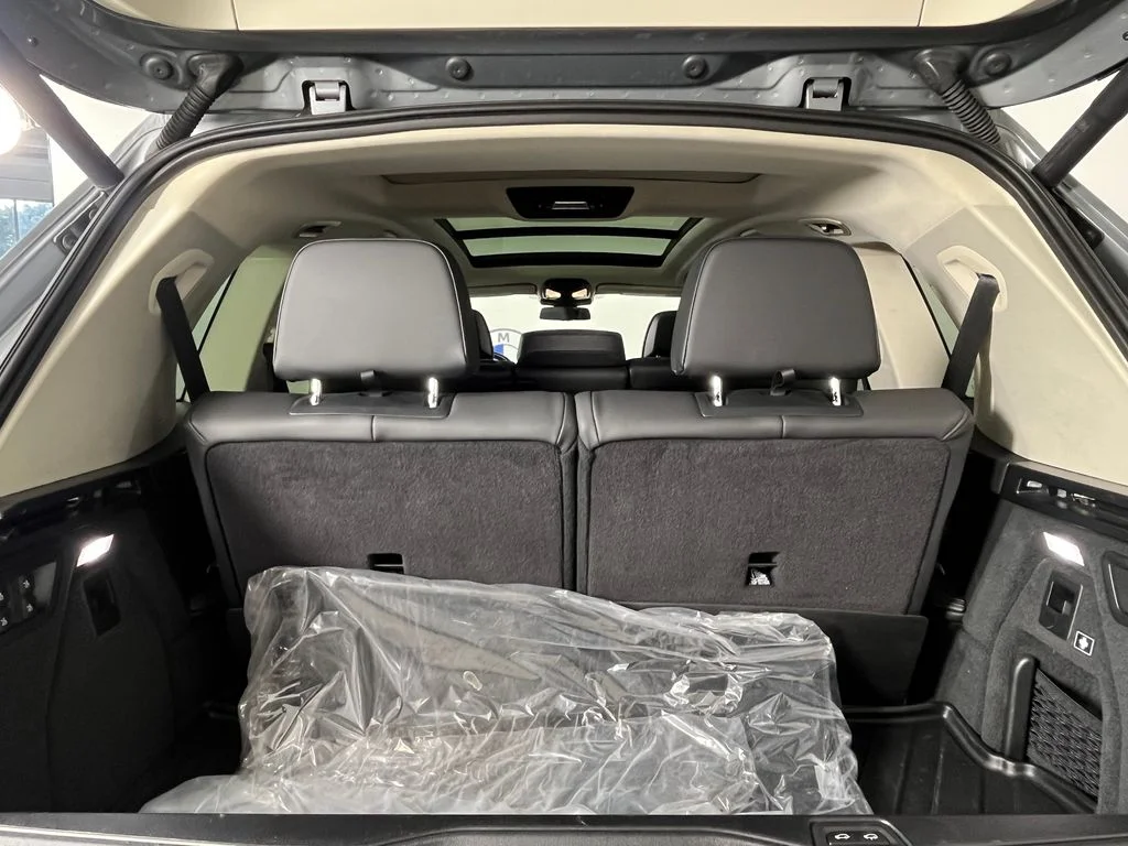 Used 2023 Skyscraper Grey Metallic BMW xDrive40i image 19