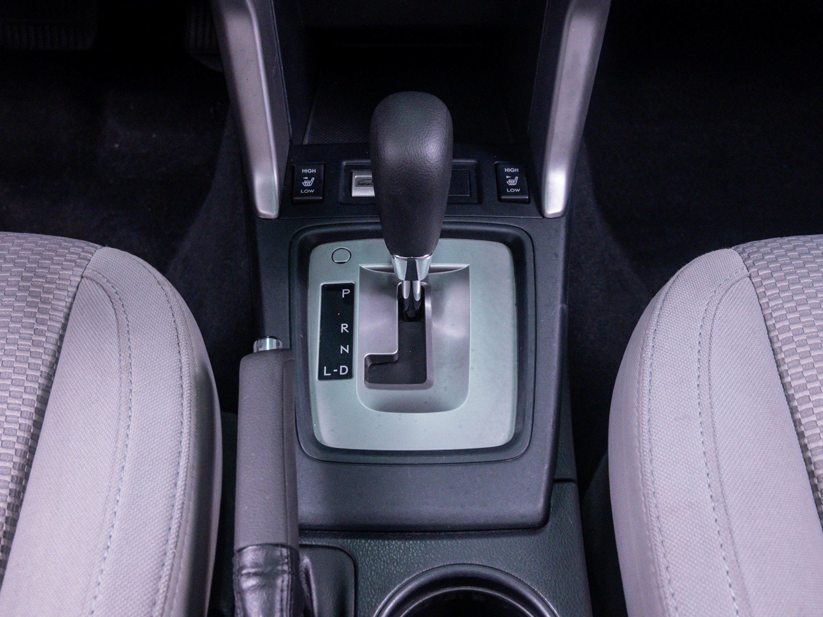 Used 2018 Dark Gray Metallic Subaru Premium image 28