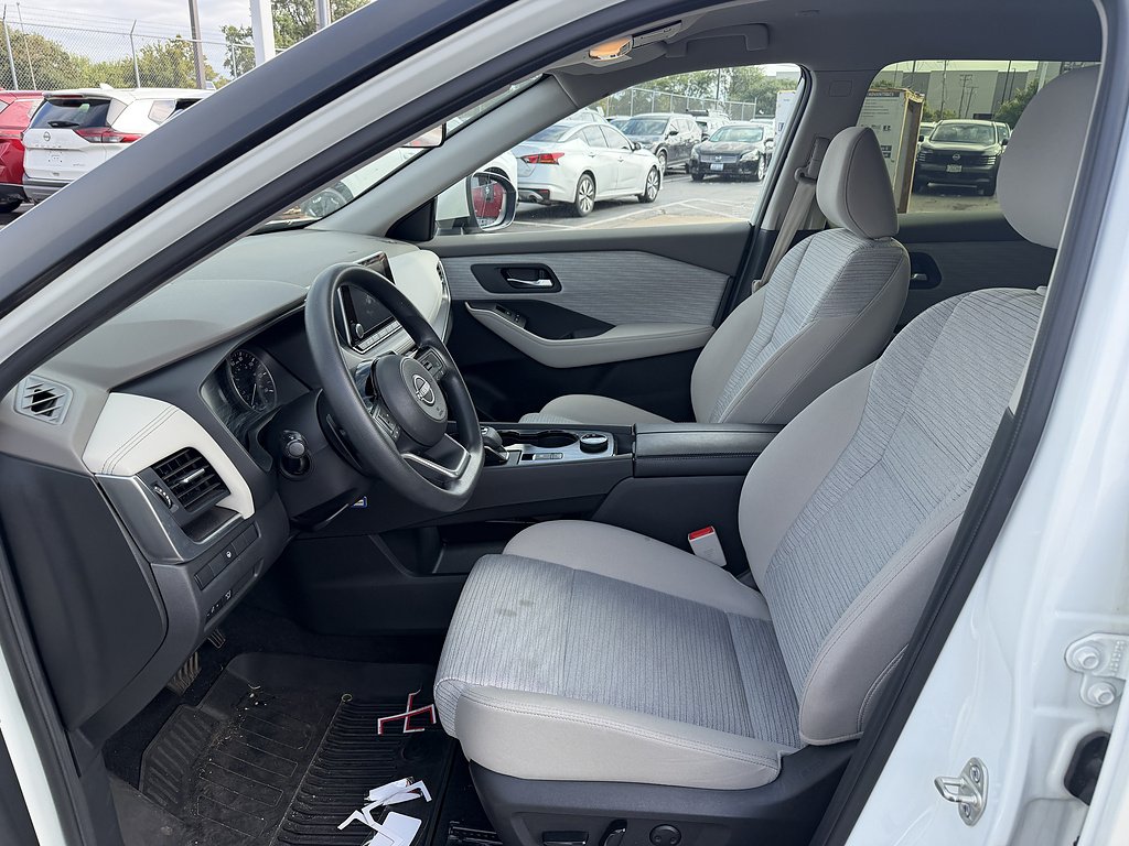 Used 2023 Pearl White TriCoat Nissan SV image 10