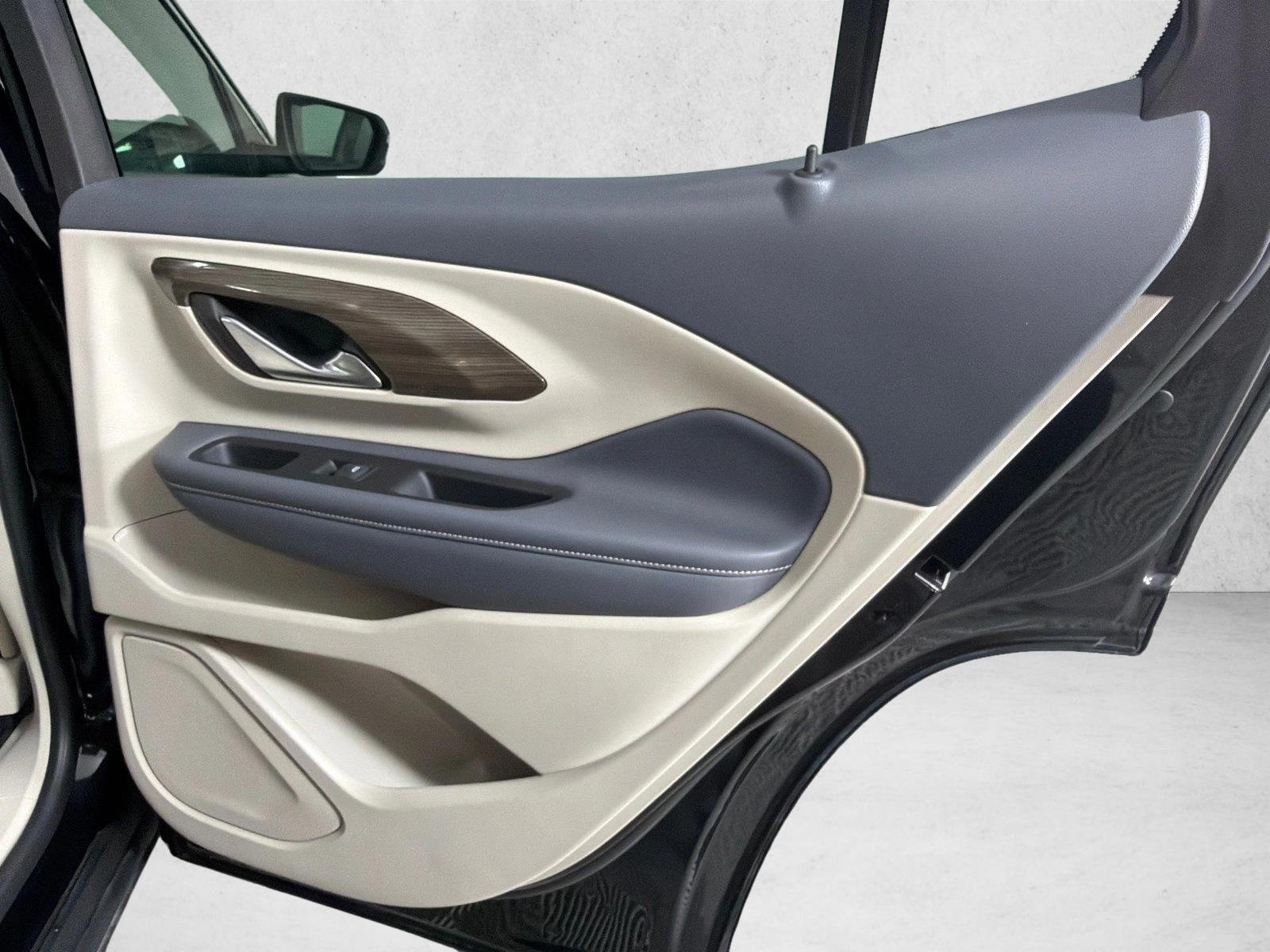Used 2022 Ebony Twilight Metallic GMC Denali image 18
