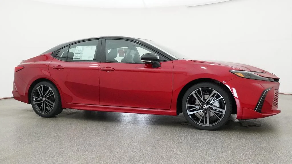 New 2026 Supersonic Red with Midnight Black Metallic roof Toyota XSE image 11