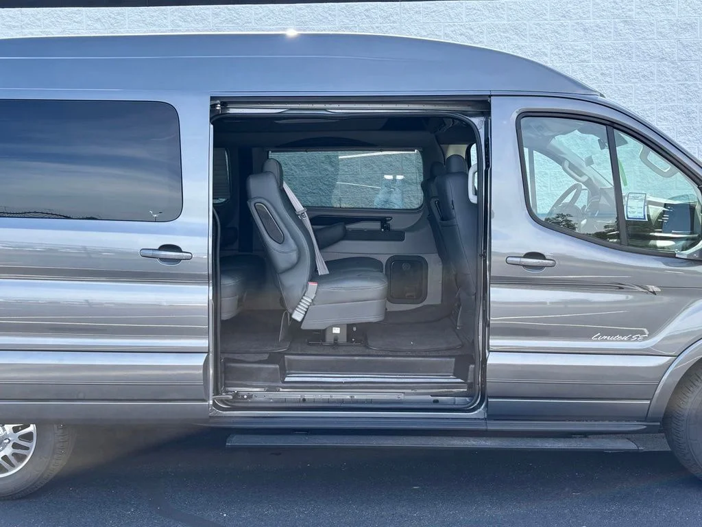 New 2026 Gray Ford Explorer Limited SE image 7