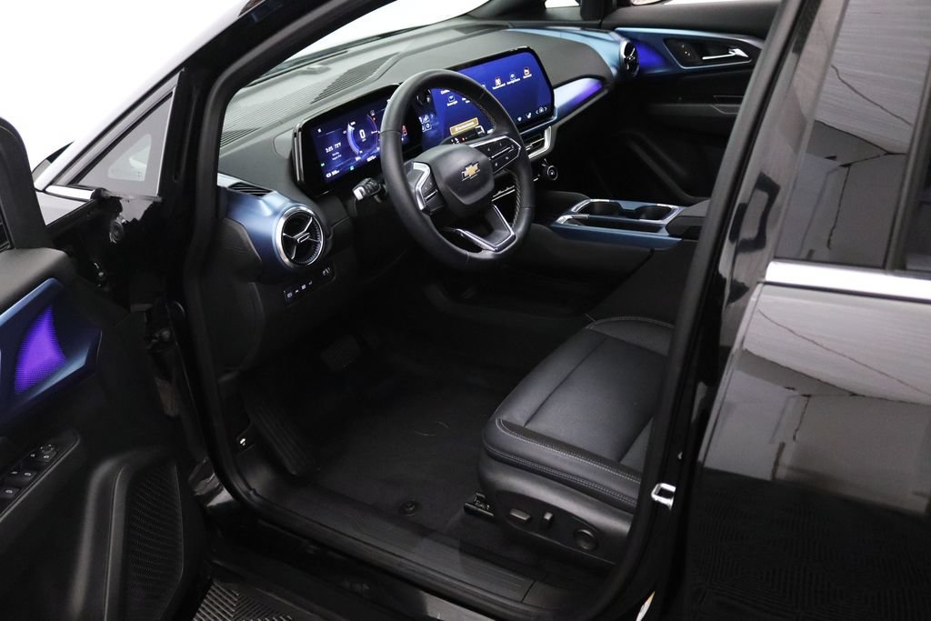 2024 Chevrolet Equinox EV LT - Photo 17