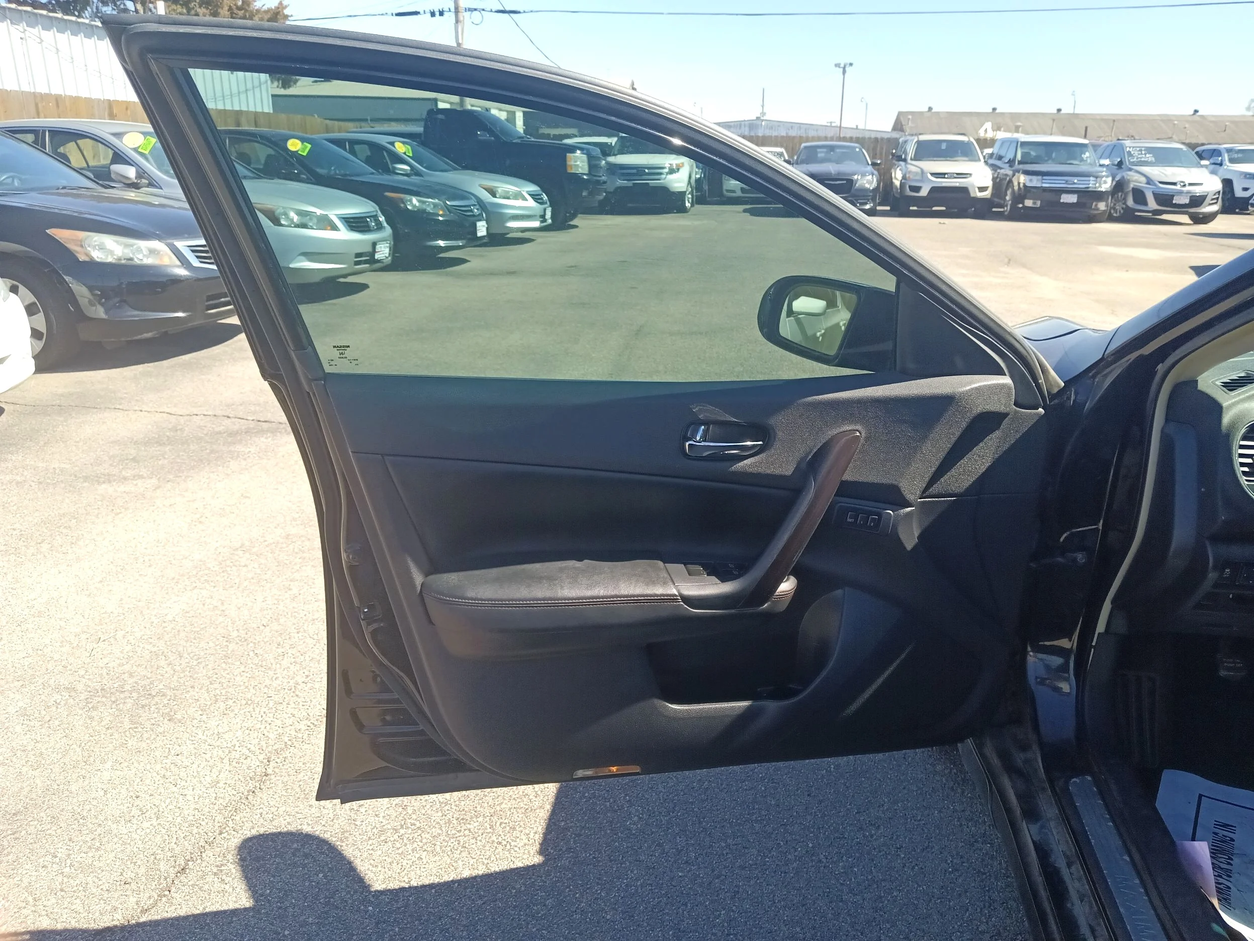 Used 2014  NISSAN  image 18
