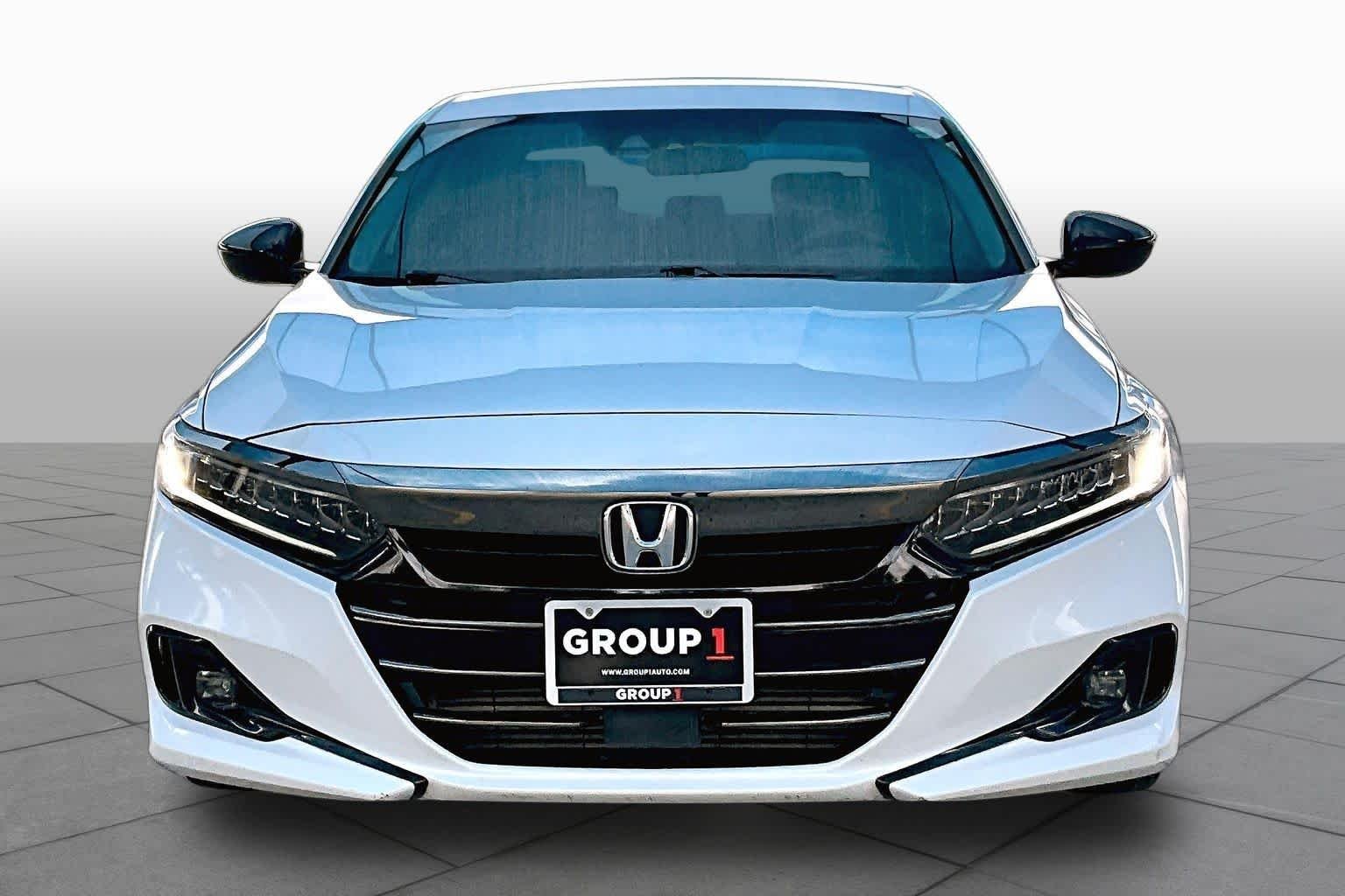 Used 2022 Platinum White Pearl Honda Sport SE image 4