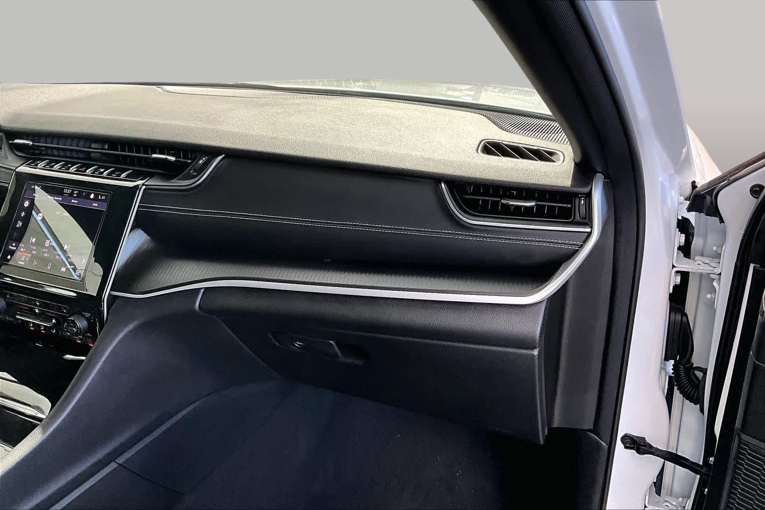 Used 2025 Bright White Clearcoat Jeep Altitude X image 19