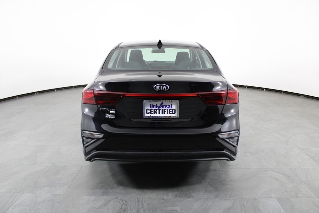 Used 2019 Black Kia FE image 9