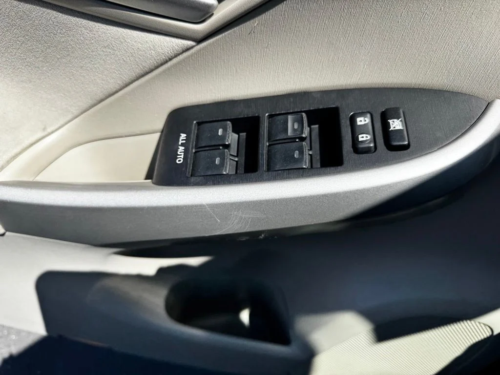 Used 2013 Red Toyota Two image 29