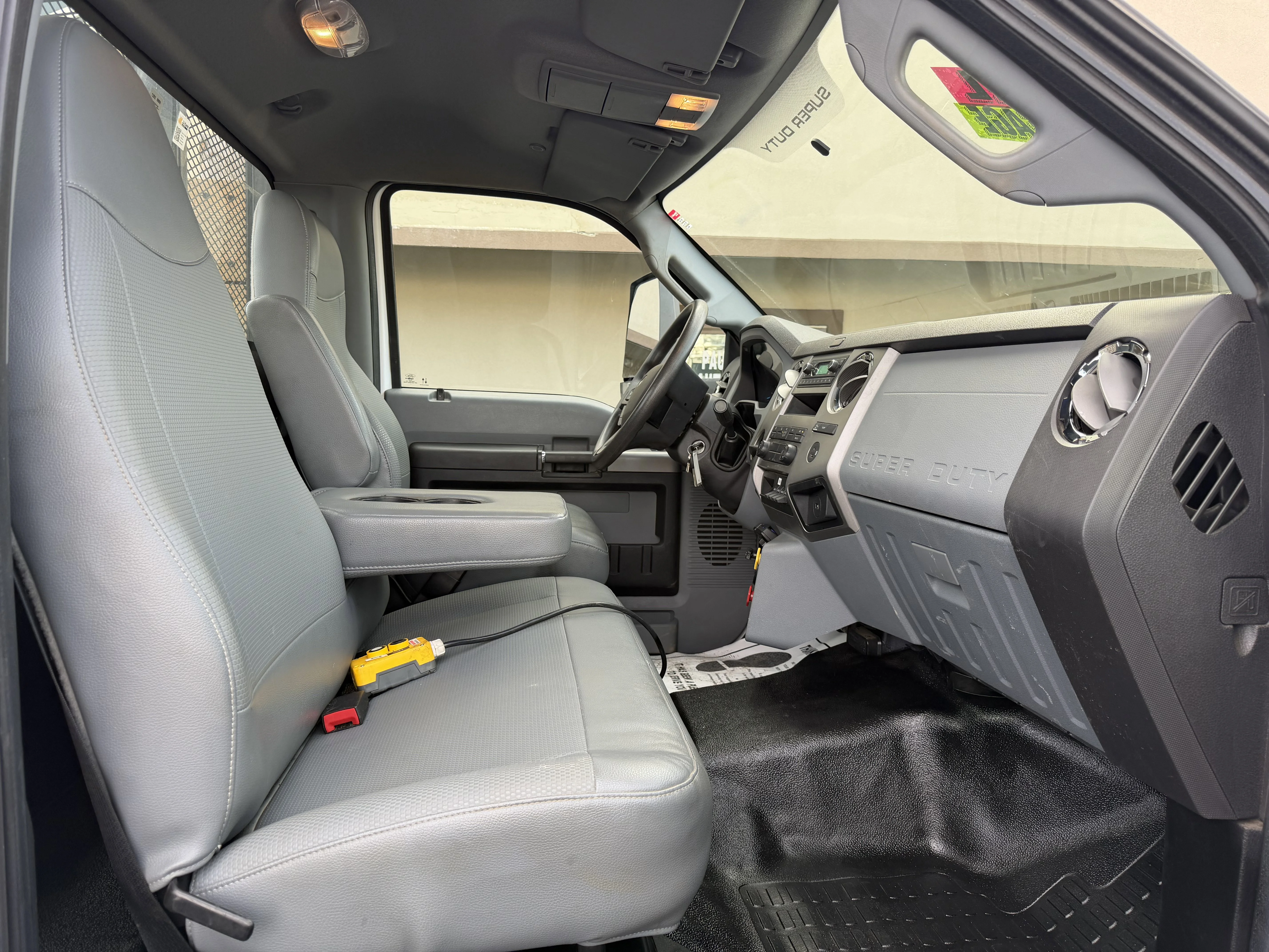 2022 Ford F-750 - Photo 12