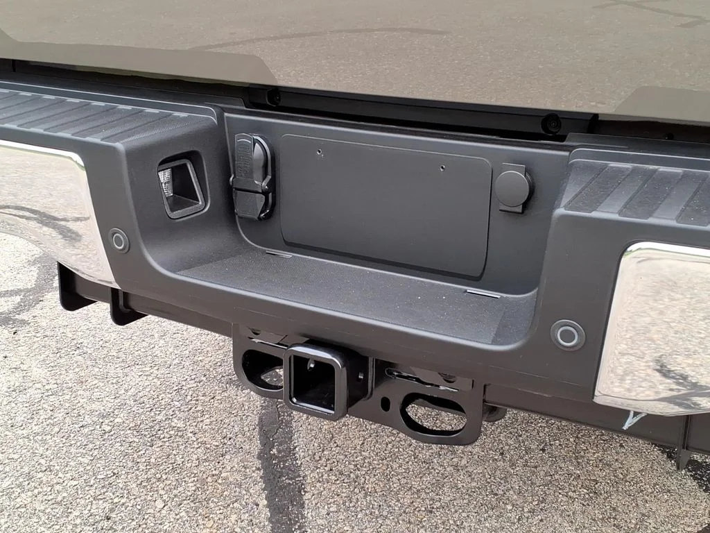 New 2026 Marsh Gray Ford XLT image 6