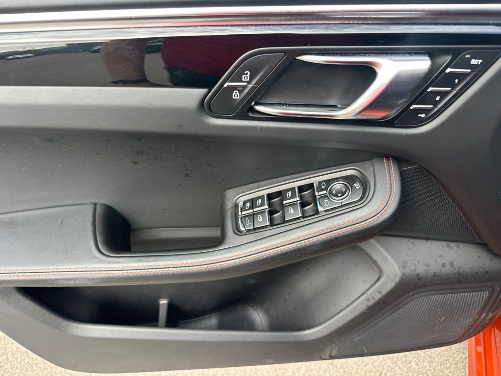 Used 2024  Porsche T image 21