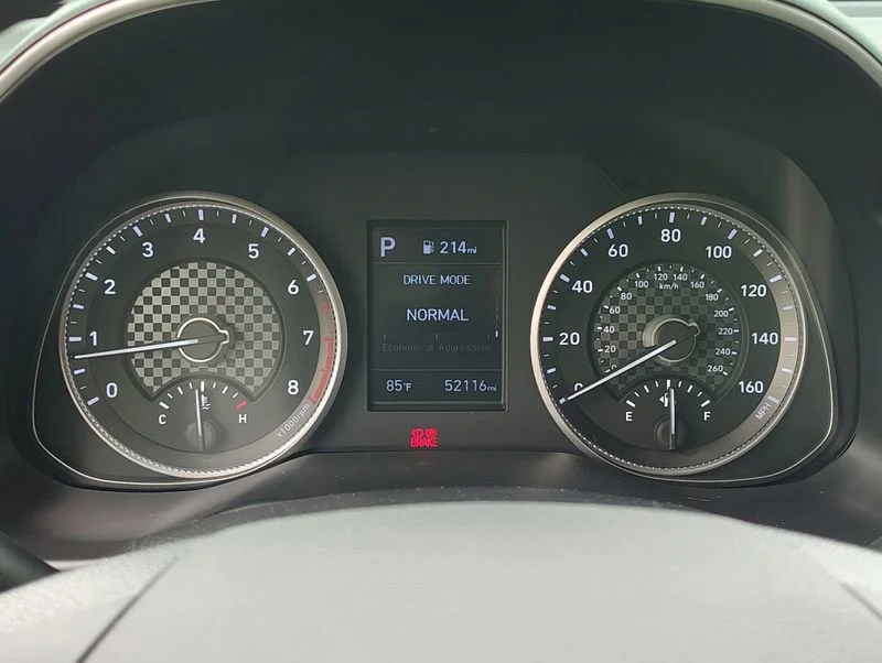 Used 2020 Red Hyundai SE image 26