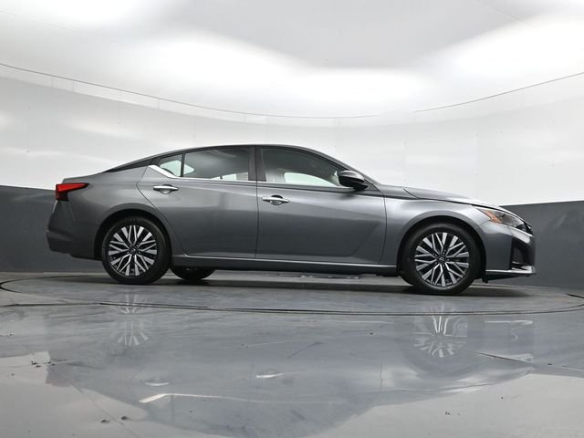 Used 2024 Gray Nissan 2.5 SV image 32