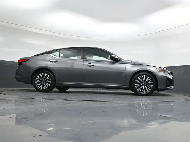Used 2024 Gun Metallic Nissan 2.5 SV image 32