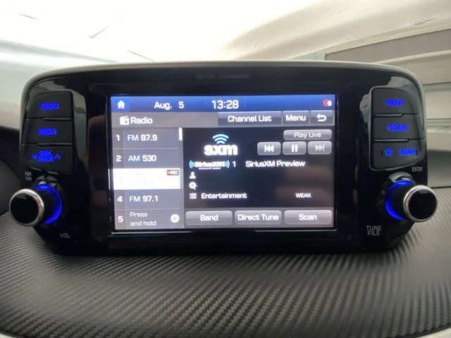 Used 2021 White Hyundai Value image 16
