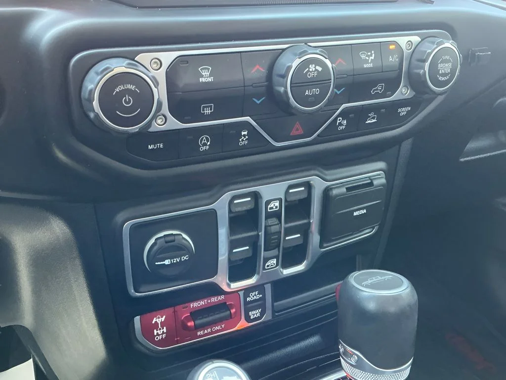 Used 2020 Blue Jeep Rubicon image 19