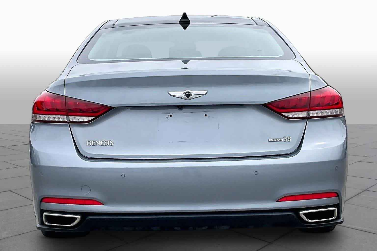 Used 2015 Parisian Gray Hyundai 3.8L image 4