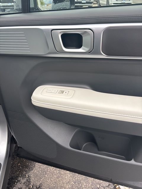 Used 2024 Silver Hyundai SEL image 35