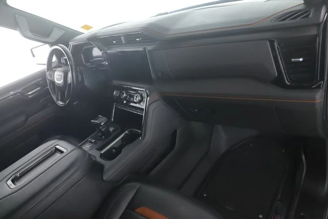 Used 2022 Black GMC AT4 image 31