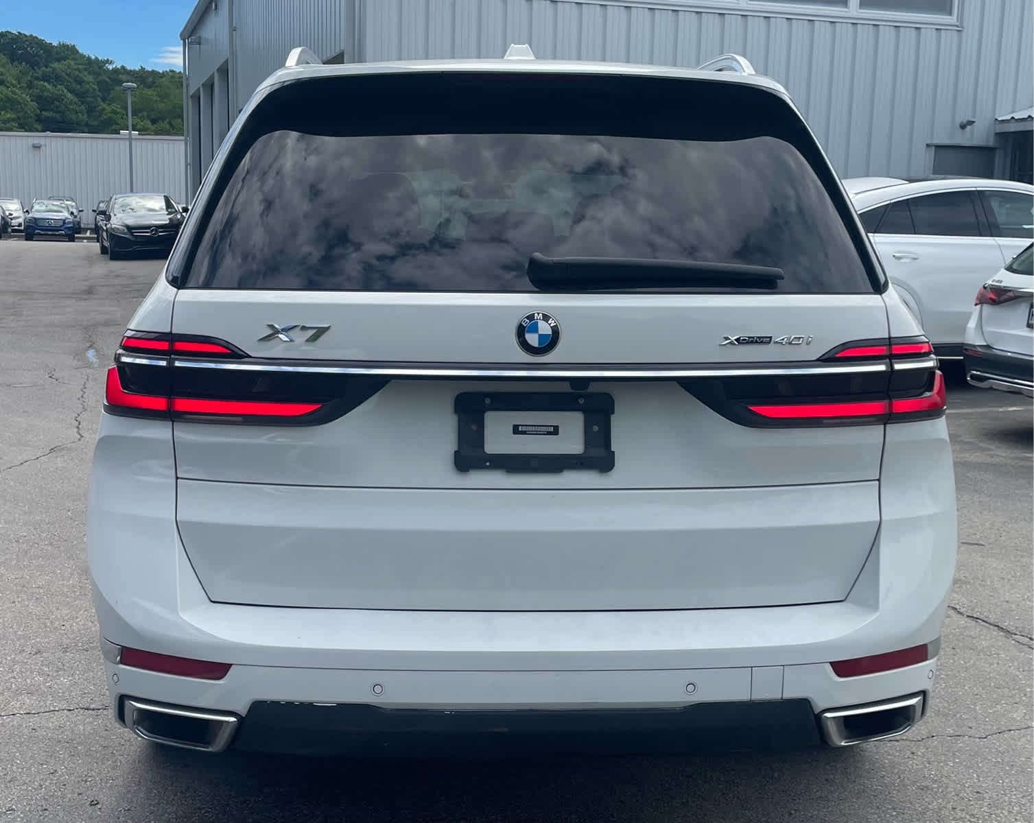 Used 2023 Alpine White BMW xDrive40i image 4
