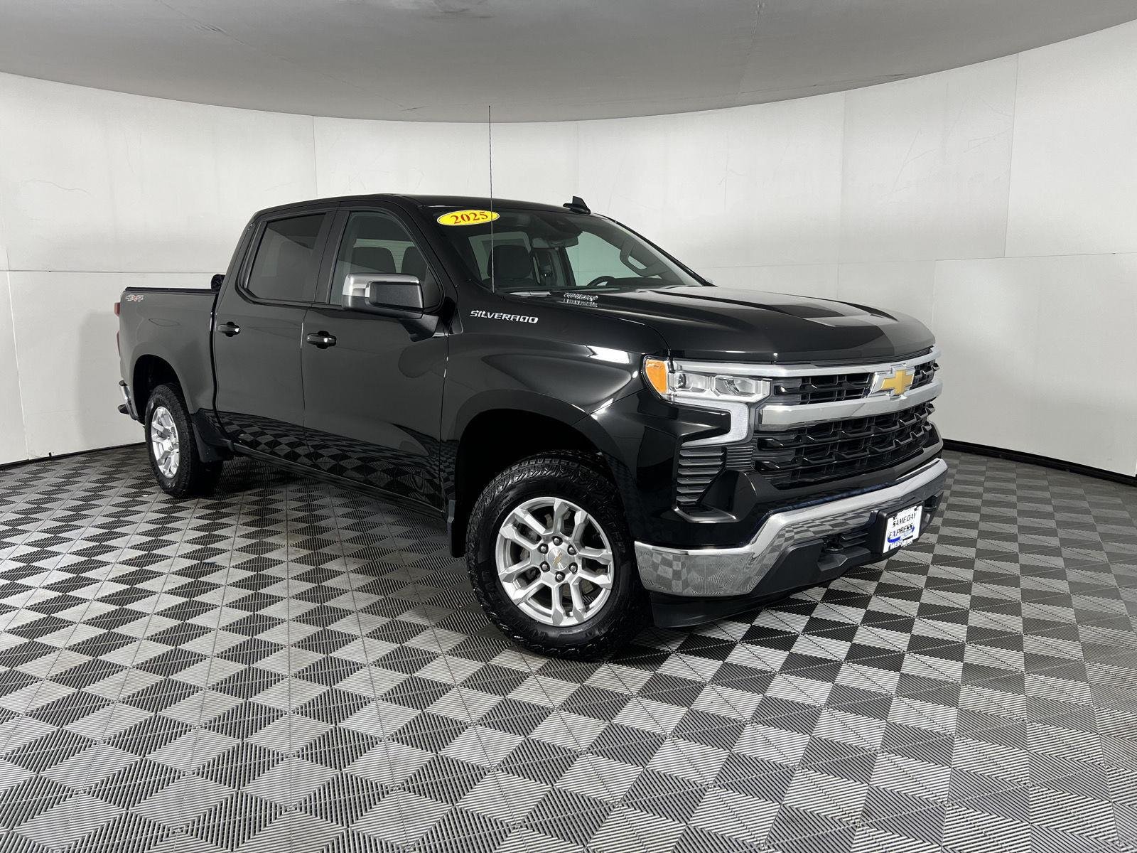 Used 2025 Black Chevrolet LT (2FL) image 33