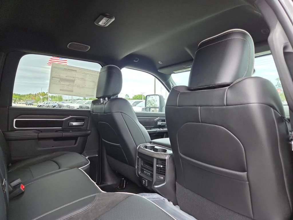 New 2026 Granite Crystal Metallic Clear-Coat Exterior Paint RAM Laramie image 16