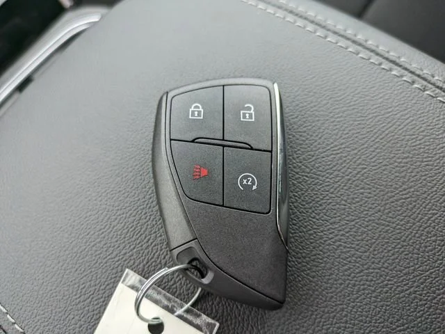 New 2026 Onyx Black GMC Elevation image 32
