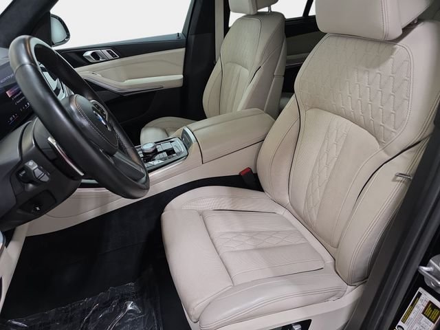Certified Used 2024 Black Sapphire Metallic BMW xDrive40i image 11