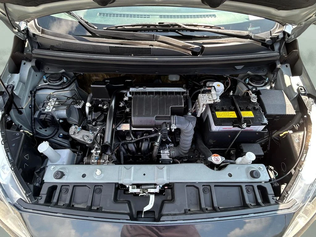 Used 2024 Gray Mitsubishi ES image 23