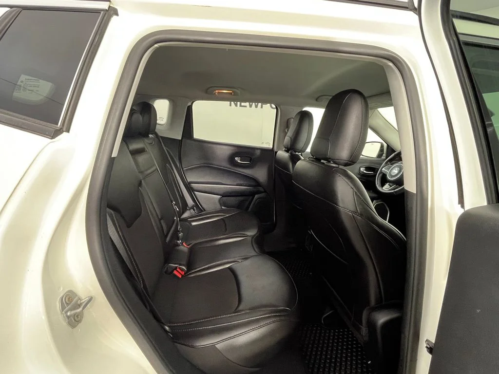 Used 2020 White Jeep Latitude image 23