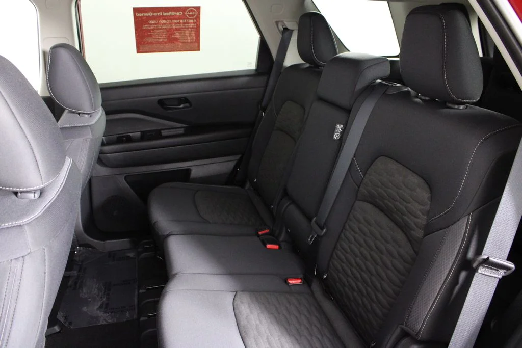 2024 Nissan Pathfinder SV - Photo 21