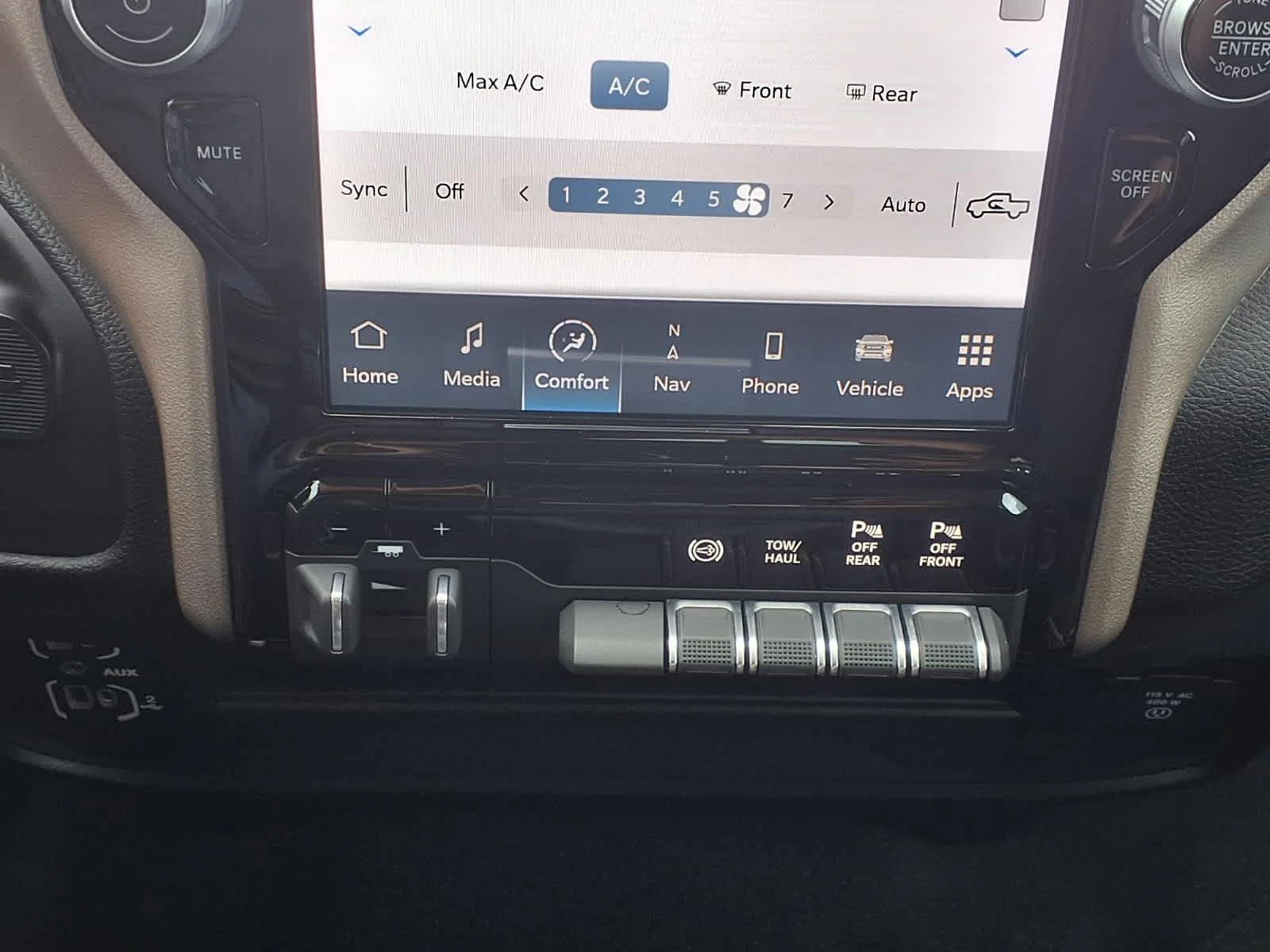 Used 2024 Pearl White Ram Laramie image 19