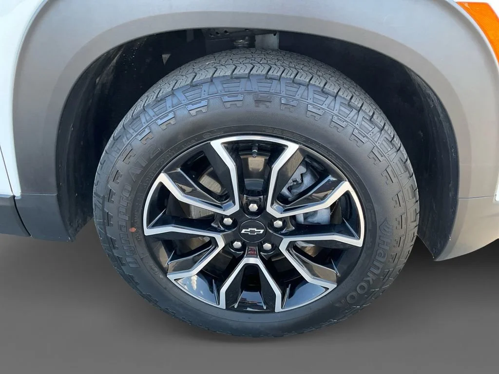 Used 2024 Summit White Chevrolet ACTIV image 15