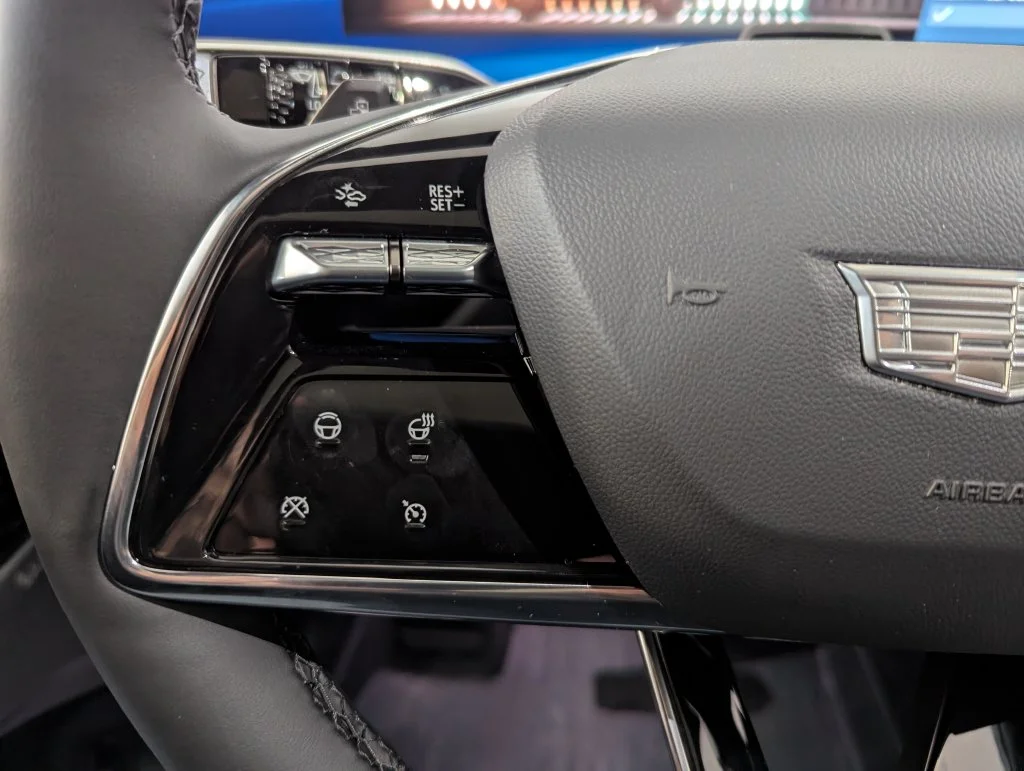 Used 2025 White Cadillac Luxury image 39