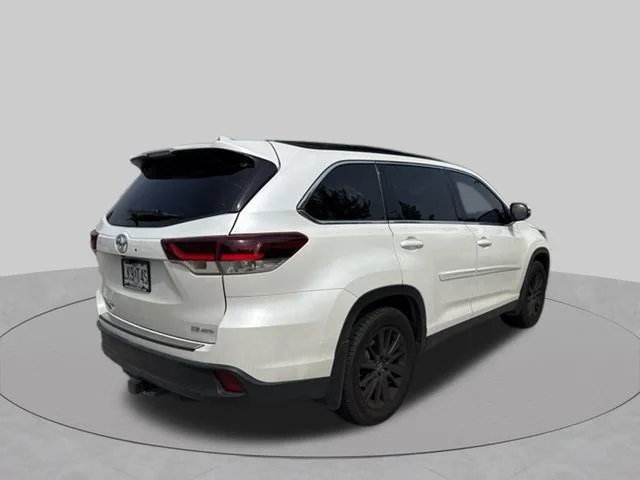 Used 2019 White Toyota SE image 3