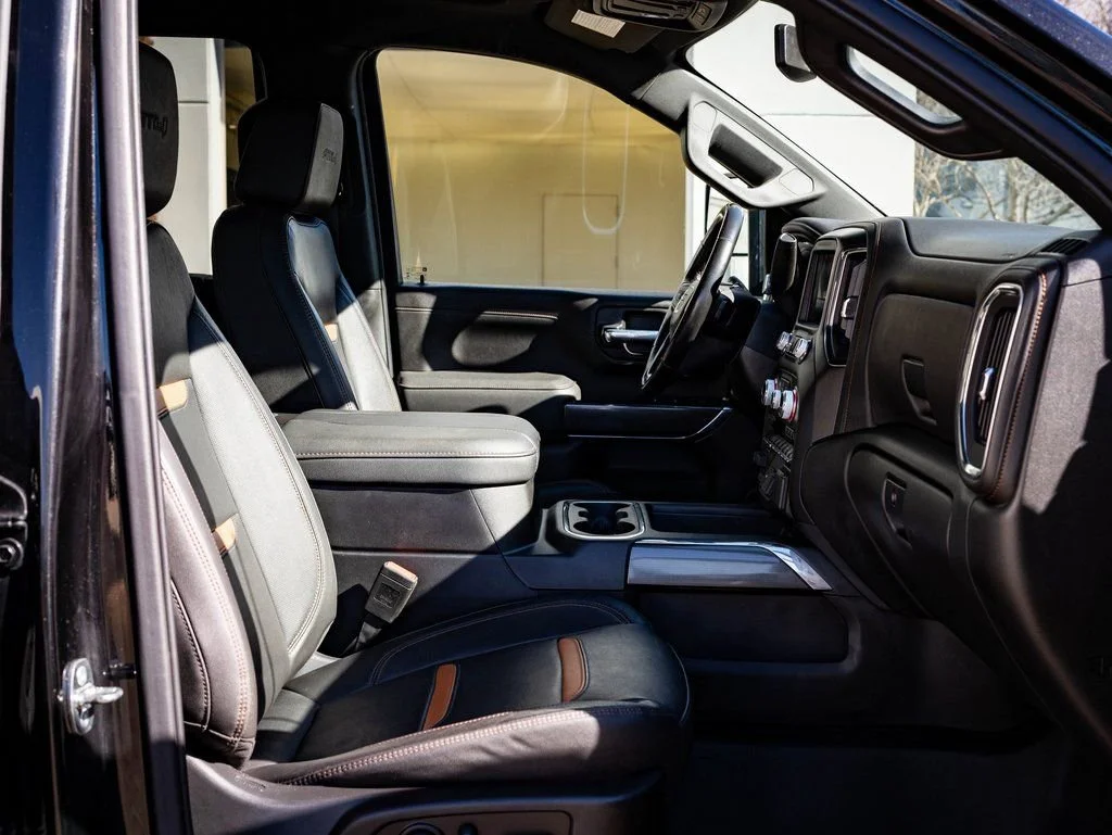 Used 2023 Ebony Twilight Metallic GMC AT4 image 24