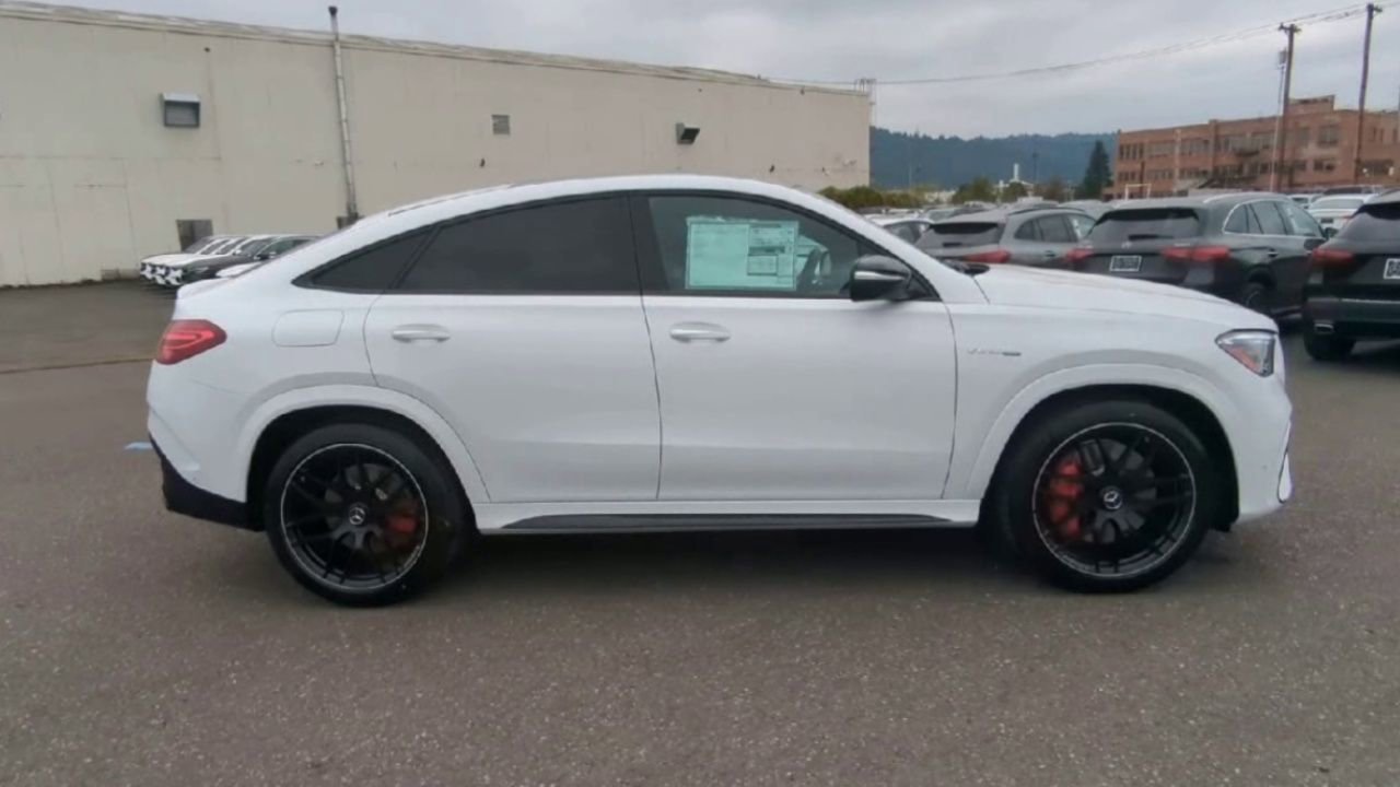 New 2026 MANUFAKTUR Moonlight White Metallic Mercedes-Benz AMG® GLE 63 S 4MATIC+ Coupe image 46