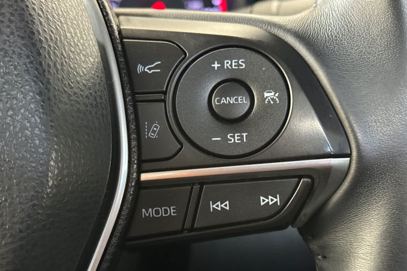 Used 2018 Blue Streak Metallic Toyota XSE image 17