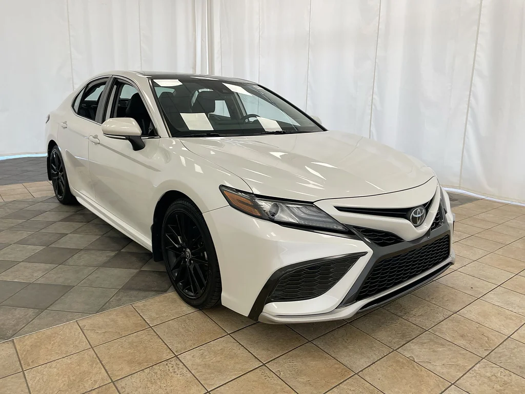 Used 2022  Toyota XSE image 35